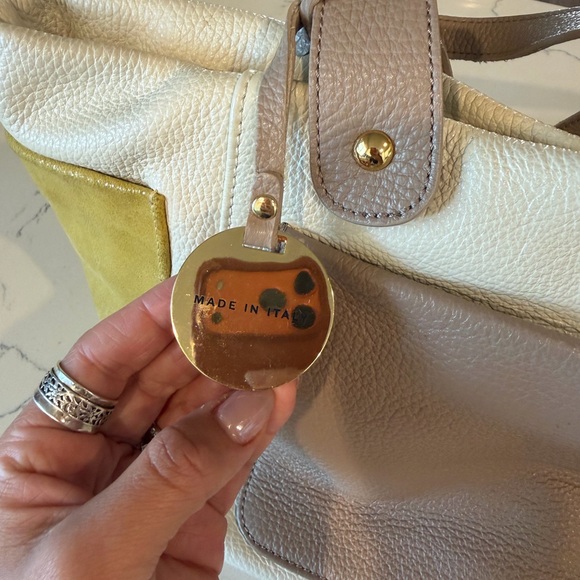 Elegant Cream and Yellow Tote Bag - Picture 4 of 8